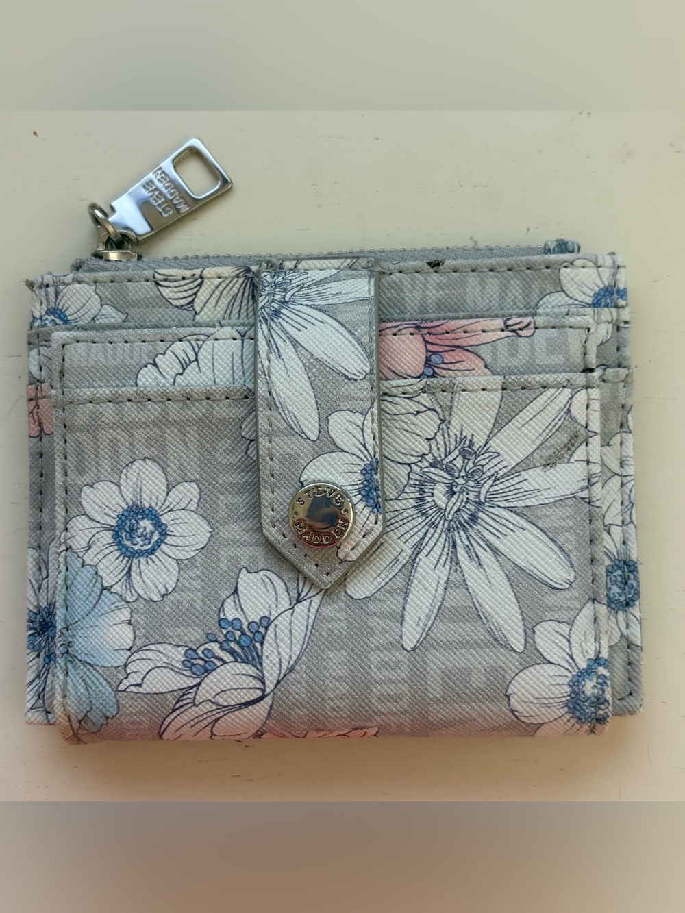 Steve Madden Floral/Gray Cardholder/Wallet